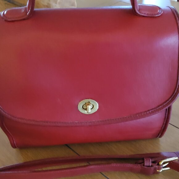 Vintage Coach Manor Crossbody handbag in Burgundy/Red 9977 + Hangtag - Picture 2 of 14